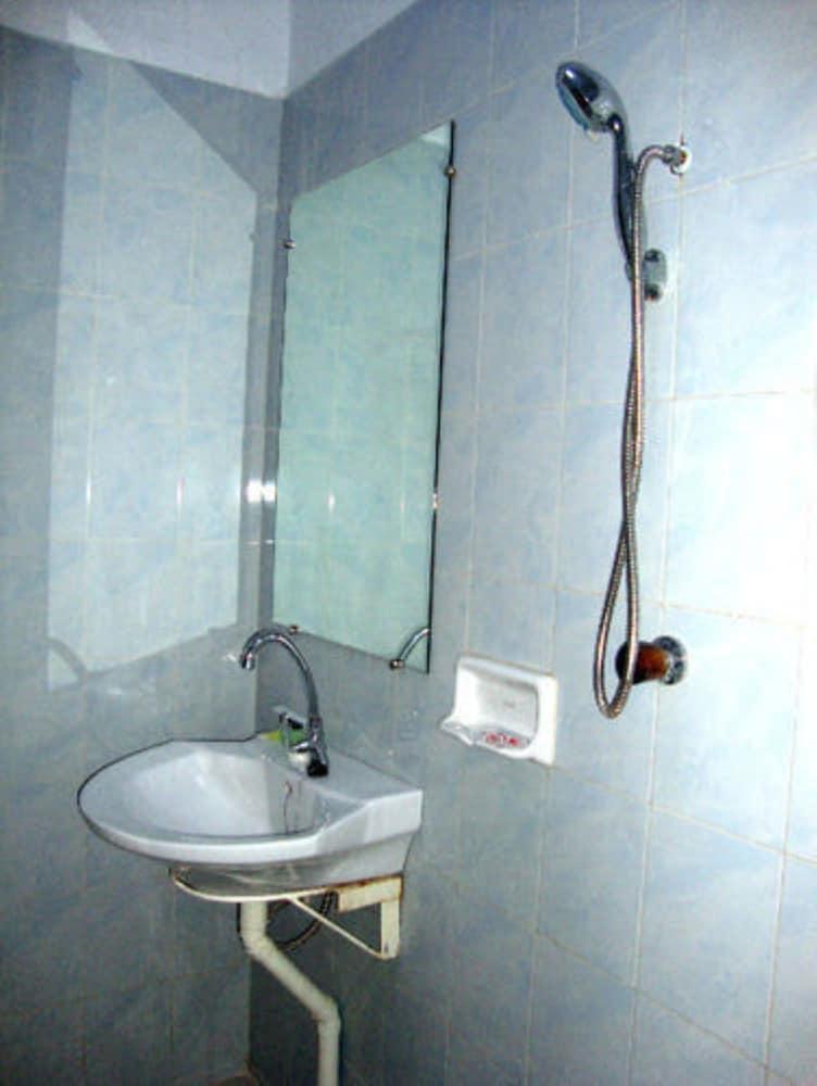 Aung Tha Pyay Hotel 3 Yangon Extérieur photo