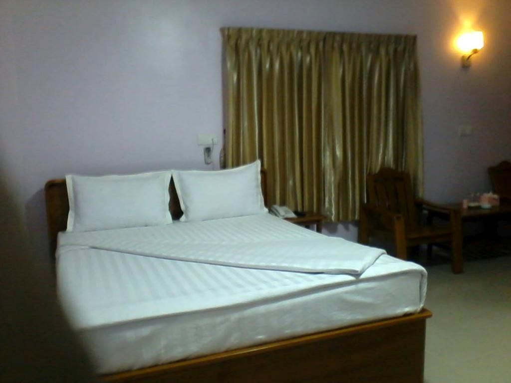 Aung Tha Pyay Hotel 3 Yangon Chambre photo