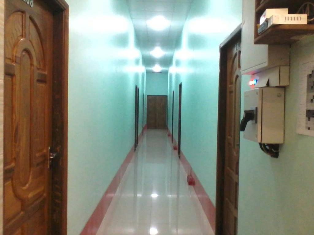 Aung Tha Pyay Hotel 3 Yangon Chambre photo