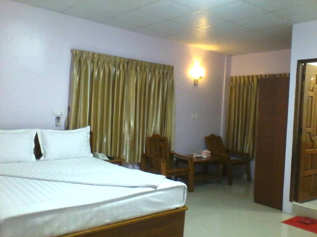 Aung Tha Pyay Hotel 3 Yangon Chambre photo