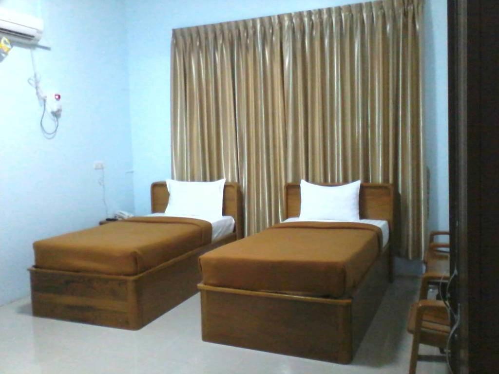 Aung Tha Pyay Hotel 3 Yangon Chambre photo